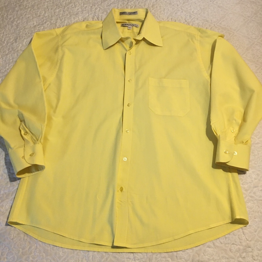 Assante men’s pale yellow button up dress shirt
